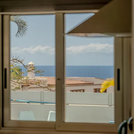 Διαμέρισμα With Private Pool & Ocean Views *