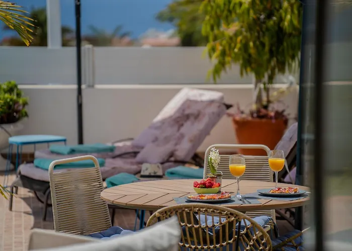 With Private Pool & Ocean Views Apartament Costa Adeje (Tenerife)