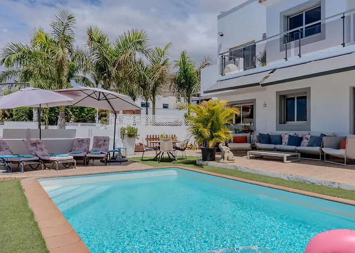 With Private Pool & Ocean Views Apartament *