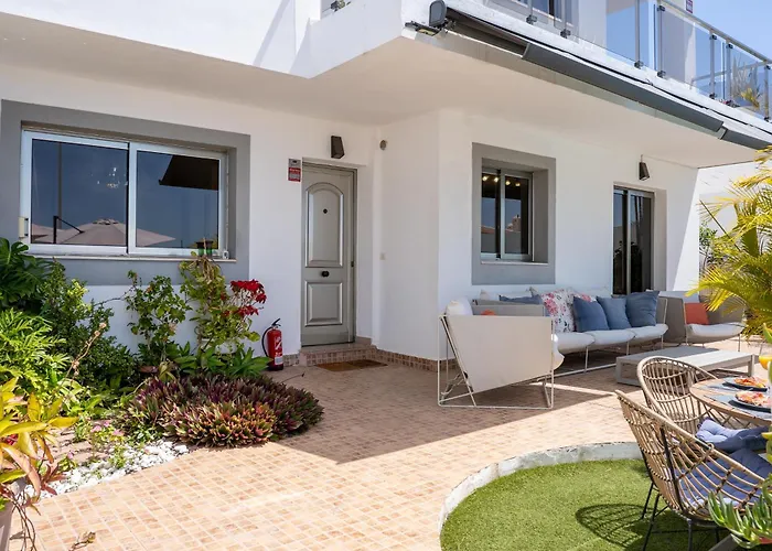 With Private Pool & Ocean Views Apartament