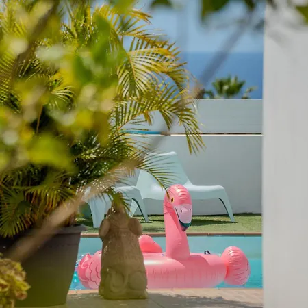 Апартаменты With Private Pool & Ocean Views