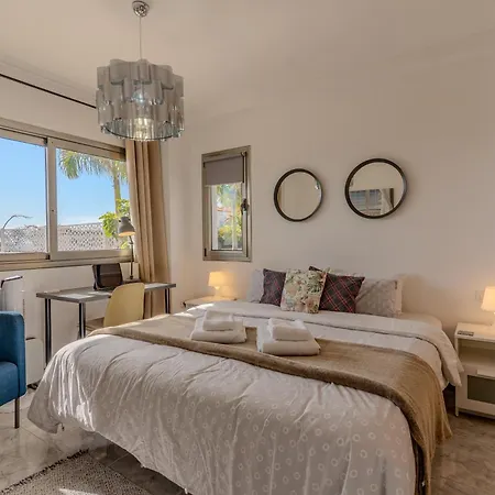 Апартаменты With Private Pool & Ocean Views Адехе