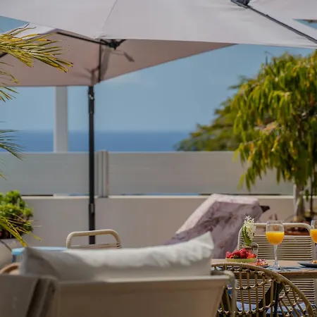 With Private Pool & Ocean Views Апартаменты