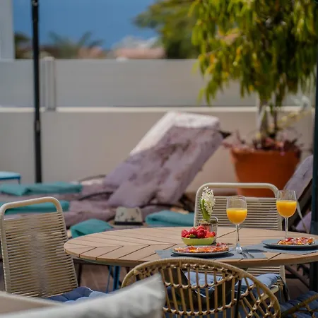 With Private Pool & Ocean Views Апартаменты Адехе