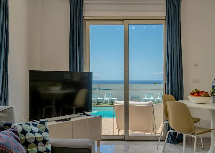 With Private Pool & Ocean Views Apartamento *