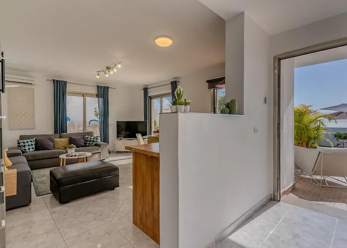 With Private Pool & Ocean Views Apartamento