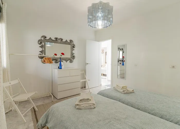 With Private Pool & Ocean Views Apartamento