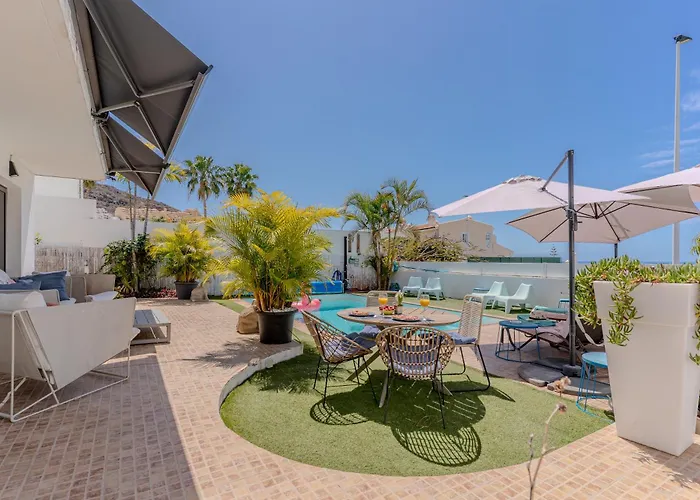 With Private Pool & Ocean Views Costa Adeje (Tenerife)