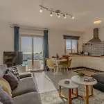 With Private Pool & Ocean Views Apartment *